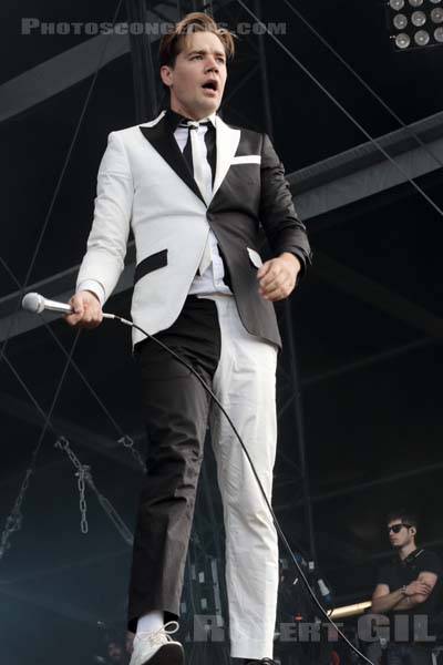 THE HIVES - 2018-06-17 - BRETIGNY-SUR-ORGE - Base Aerienne 217 - Main Stage - Per Almqvist